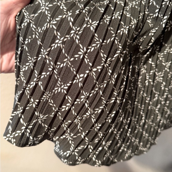 Dark green Midi Skirt with Cute matching belt - Picture 4 of 5